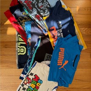 Lot of 22 short sleeve Boys T-Shirts sizes 6/7, 7, 7/8. Puma Old Navy and more